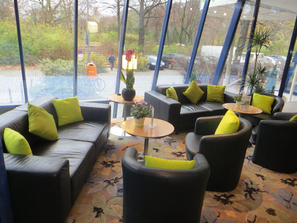 Moxy Berlin Humboldthain Park Экстерьер фото