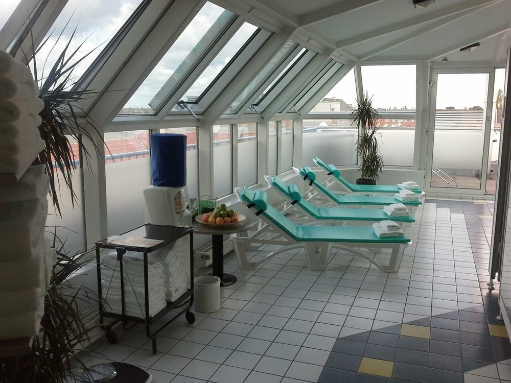 Moxy Berlin Humboldthain Park Экстерьер фото