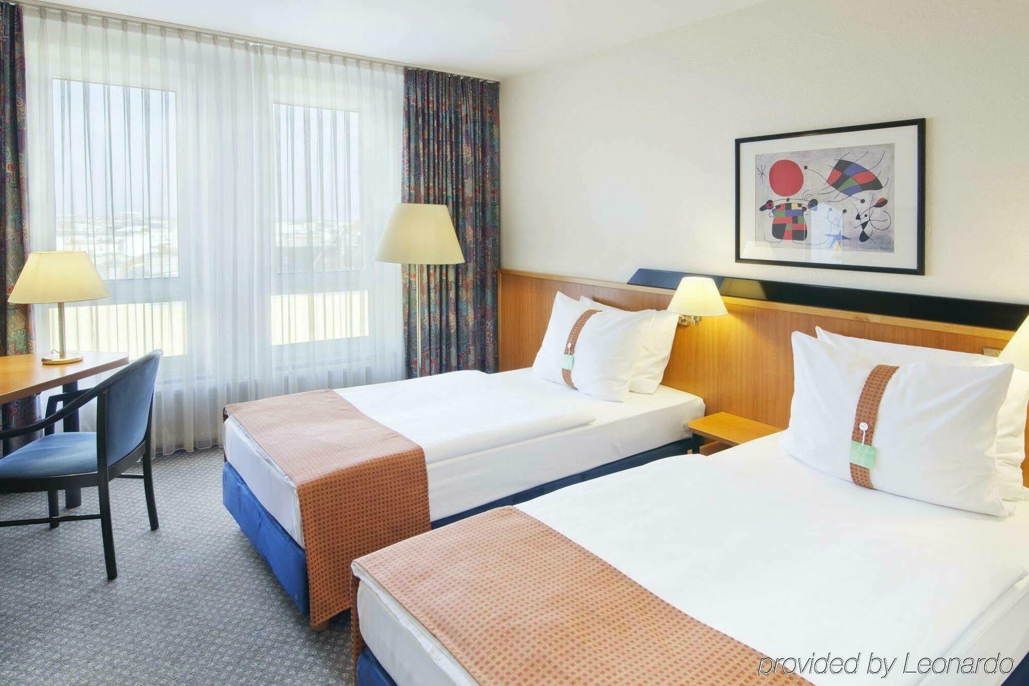 Moxy Berlin Humboldthain Park Экстерьер фото